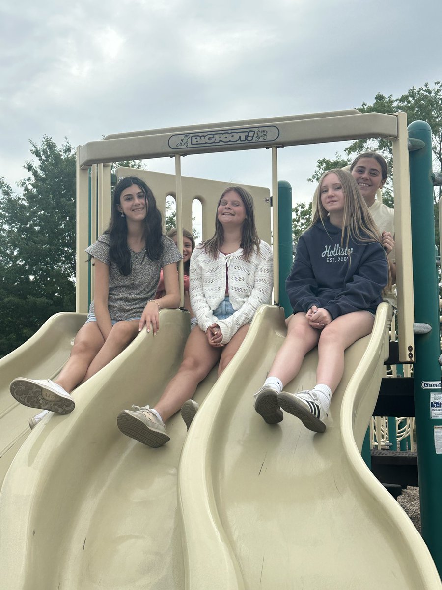 OGB10_7's tweet photo. Last day of school 25-26! https://t.co/bFR4edEcaE