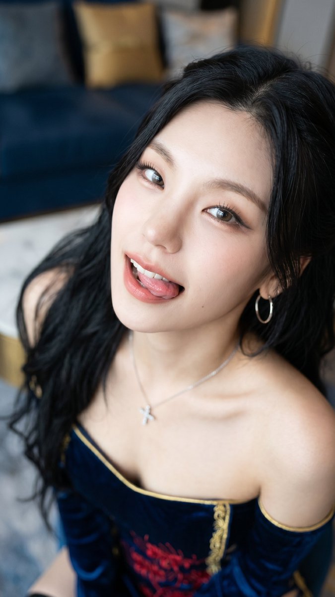 YukaStudios's tweet photo. Yeji - Strapless Lace-Up Qipao Set ⚔️💙 
Midnight blue qipao dress styling concept featuring Yeji✨
#yeji #itzy https://t.co/jSlsHF0Ne8
