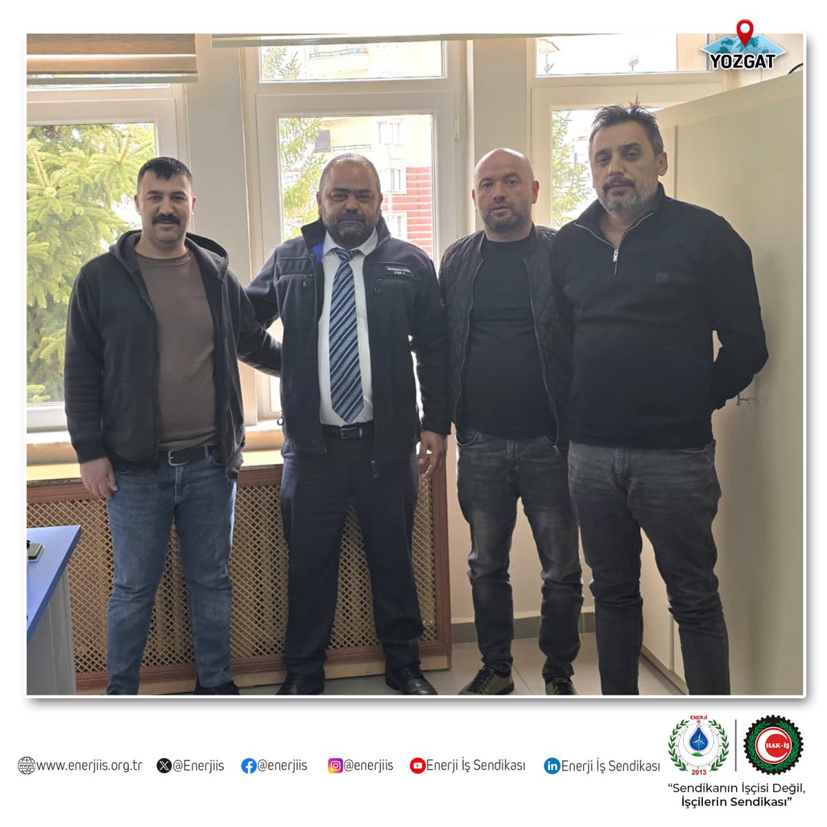 Enerjiis's tweet photo. Genel Başkan Yardımcımız Sn. İsmail İZGİ tarafından Çamlıbel Elektrik Dağıtım A.Ş. Yozgat Merkez Açma-Kesme ve Okuma birimlerinde görev yapan üyelerimiz ziyaret edilmiştir. Ziyarette sahada yürütülen çalışmalar ve işleyişe ilişkin konular ele alınmış, sendikal faaliyetler hakkında bilgilendirmelerde bulunulmuştur.

Değerli üyelerimize nazik misafirperverliklerinden ötürü teşekkür eder, çalışmalarında başarılar ve kolaylıklar dileriz.

@cedaskurumsal   

#enerjiiş #enerjiişsendikası #çedaş #çamlıbelelektrik #yozgat