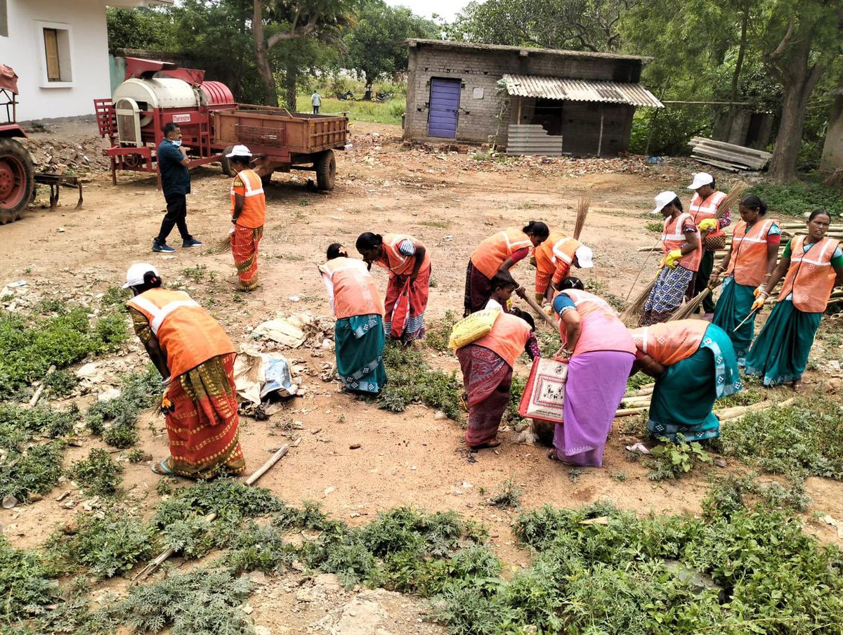 StringReveals's tweet photo. Ahead of PM Modi’s visit to Odisha and West Bengal, local communities are coming together through cleanliness drives to welcome him with pride and responsibility.

A clean welcome for a leader who made Swachhata a national movement.
#SwachhataSeSwagat https://t.co/WeUo3FNUeV