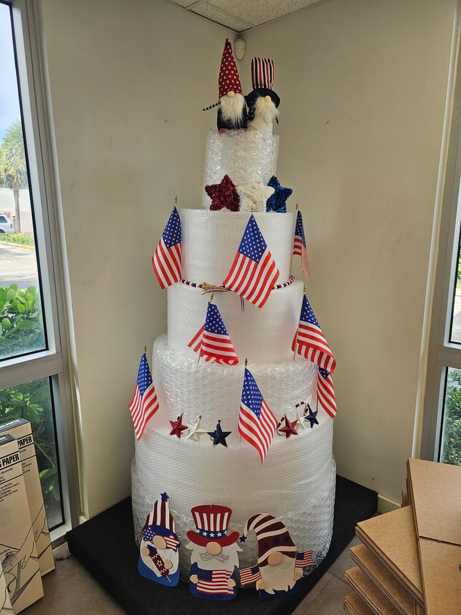 FedHwySS's tweet photo. Moving doesn't have to be stressful! 🥰 We've decked out the office with fun 4th of July decor—including a giant bubble wrap tower! Plus, our complimentary coffee station is ready to fuel your moving day. Come see us for all your storage and packing needs! 📦✨ https://t.co/hR3gX91eSX