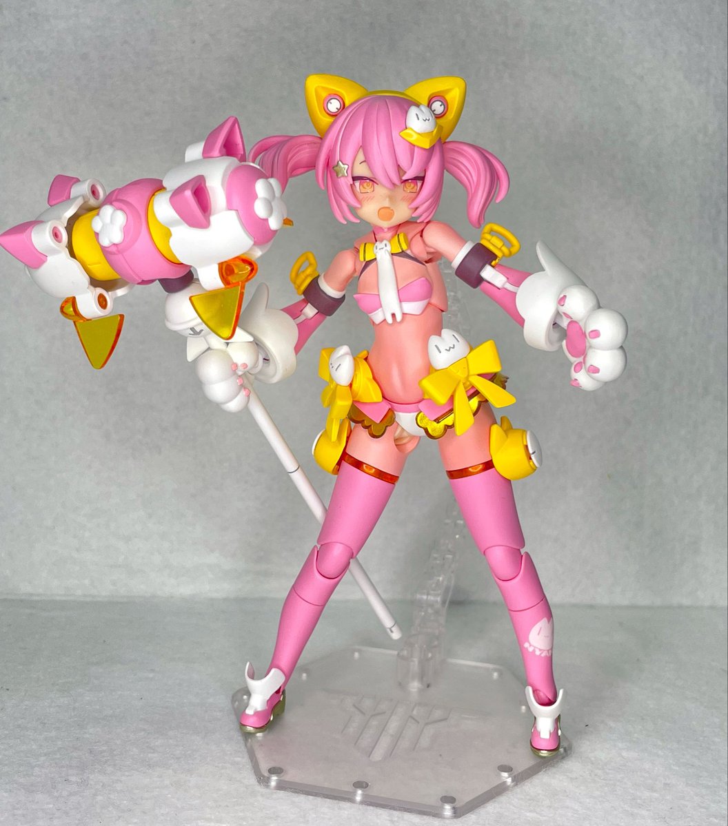 plapachi's tweet photo. メスガキ召喚
PUNI⭐︎MOFU武装モードのマオ
可愛いが正義！
スタンプハンマーでお仕置きなのだー

#プラモデル好きな人と繋がりたい 
#メガミデバイス　#プニモフ
#美プラ https://t.co/7wcgyYBbW4