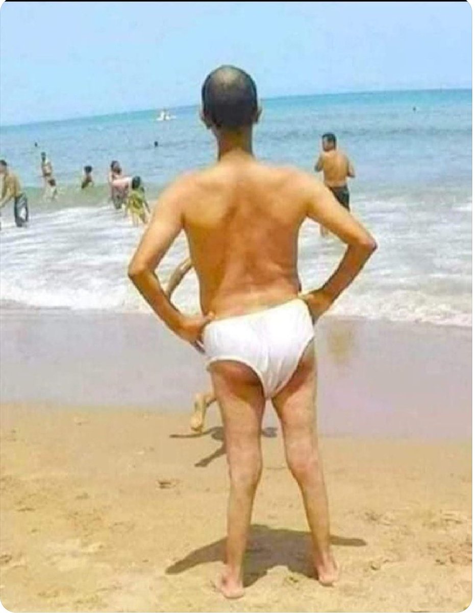 keijosdeputa's tweet photo. Hola buenas tardes primer día de playa nunca os he pedido nada pero podéis quitarme a toda esa chusma del fondo. https://t.co/cjGchyLUSg