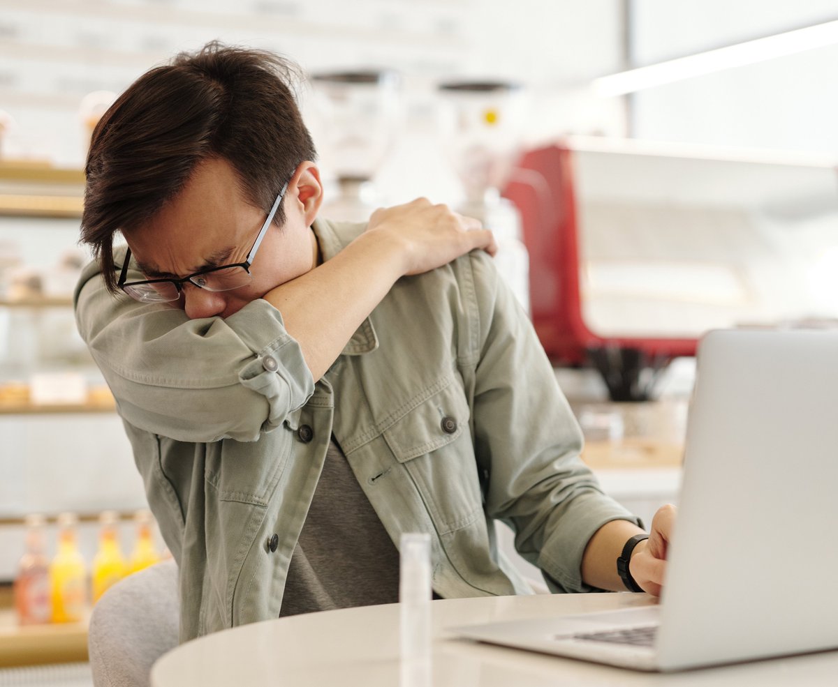 UniteMattress's tweet photo. Is it possible to #sneeze while sleeping? As we fall #asleep, the part of our #brain responsible for signaling to the body it’s time to sneeze becomes much less active and so scientists consider it impossible to sneeze during #sleep. https://t.co/M116cSWP3B #tailored #mattress https://t.co/RFX6Roqcj1