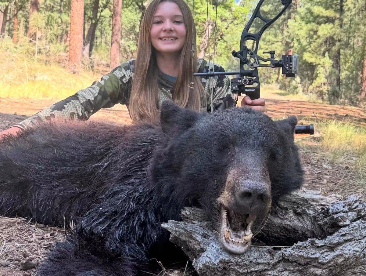 XposeTrophyHunt's tweet photo. Another girl with daddy issues. Keira Clarno with the bear she killed to please daddy, Justin. Unfortunately this sentient being had to pay the ultimate price. 🤬
#BanTrophyHunting RT
@SARA2001NOOR @Angelux1111 @Protect_Wldlife @Lin11W @Gail7175 @PhaedraXTeddy https://t.co/ShmhpGDMqd