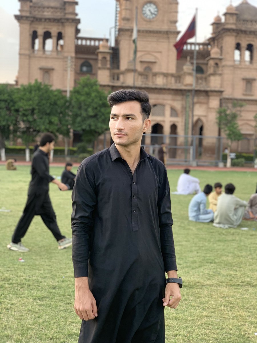 iM__veer's tweet photo. Wearing the black in June is not a cup of tea.￼🙃 https://t.co/mrs3D4SlSk