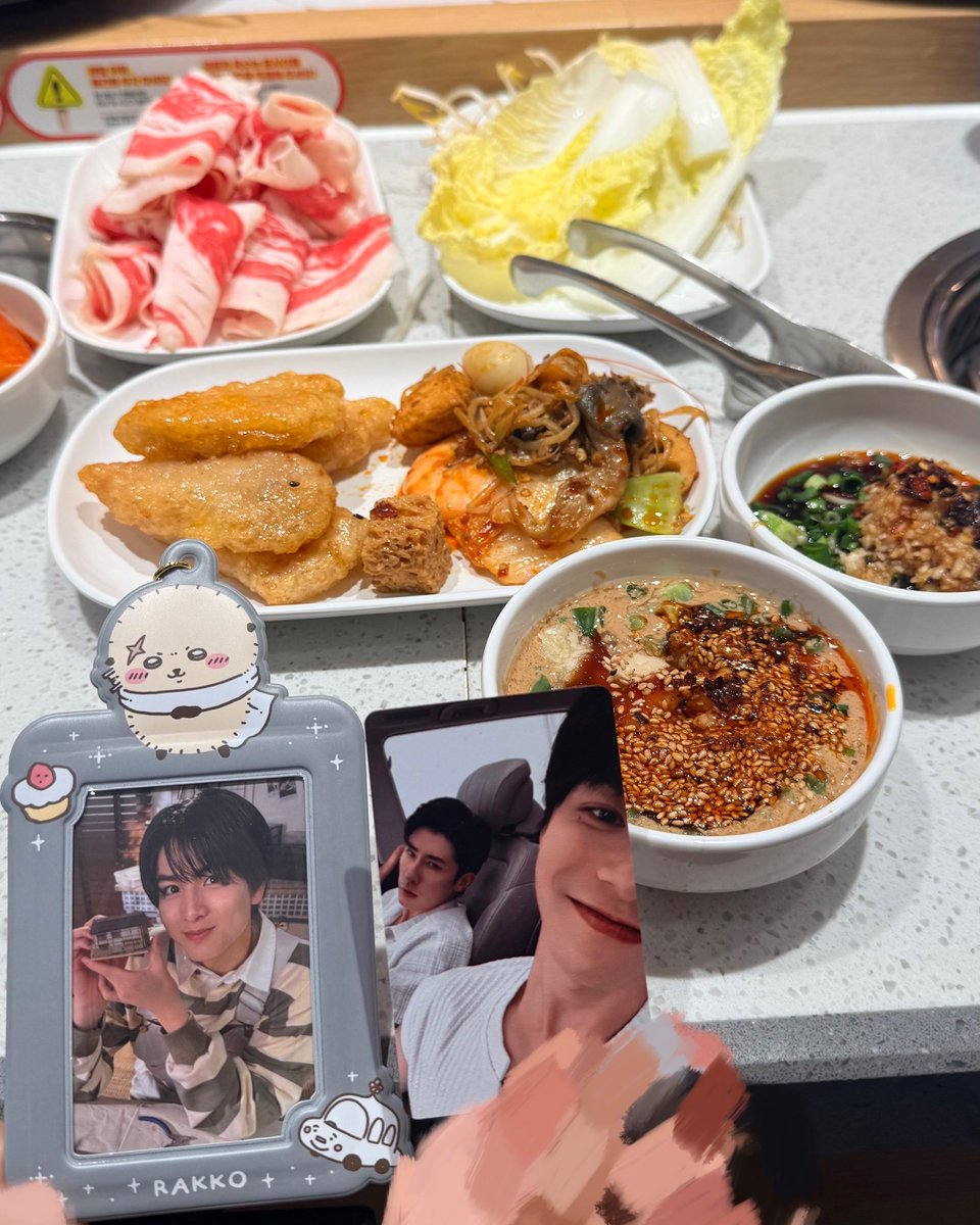 MEORU_ZZANG's tweet photo. 사랑이 과한 여자들의 불금 👊🔥 https://t.co/BreMaYSyGu