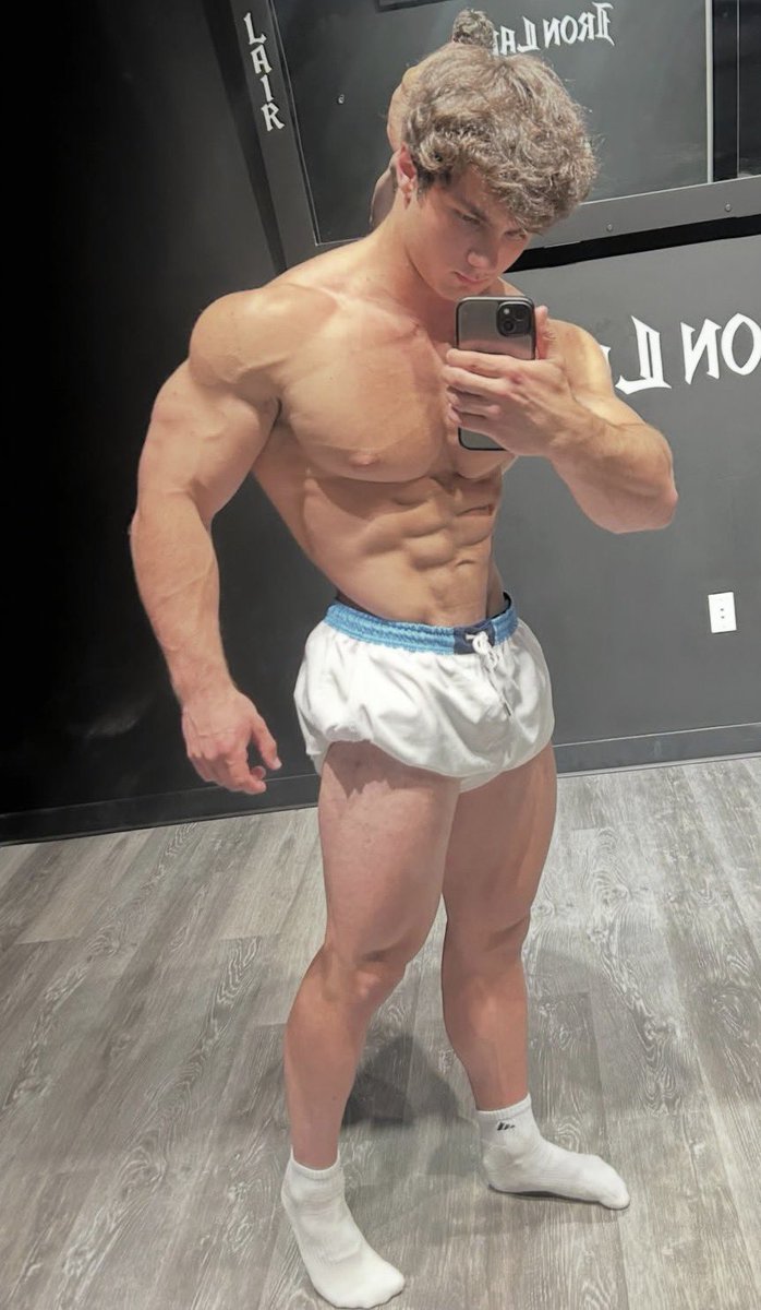 str8boyworship's tweet photo. Muscle gawd https://t.co/whvFkLQZKB