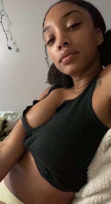 acheri733's tweet photo. I’m a female escort who’s ready for sex I’m for hookup, blowjob and sext chat do you need my services 😍😍 you can hit me up here +447441477605 that my signal number and my Zangi number 9562810773 that all 🥰❤️ https://t.co/OAc66ypTQI