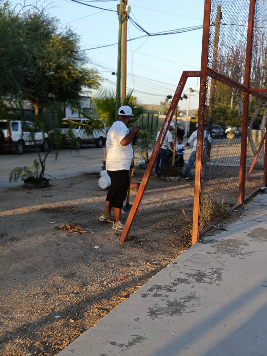 ritaburgos10's tweet photo. @SonoraSeguridad a través de Prevención del Delito 

 Recuperar espacios públicos es también construir paz.
Con las y los beneficiarios del programa #ReconectaConLaPazSonora realizamos una jornada de recuperación de un parque en el polígono Nuevo Hermosillo
@AlfonsoDurazo https://t.co/pyb1MYGGpi