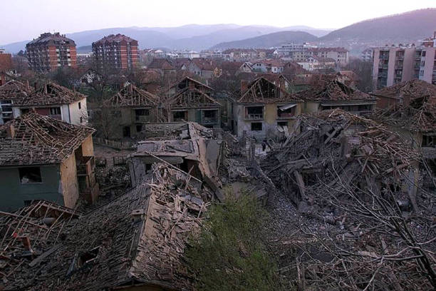 YugoslavVisuals's tweet photo. Aftermath of a NATO airstrike on a residential area in Serbia, 1999. https://t.co/I9Ui6mEx1I