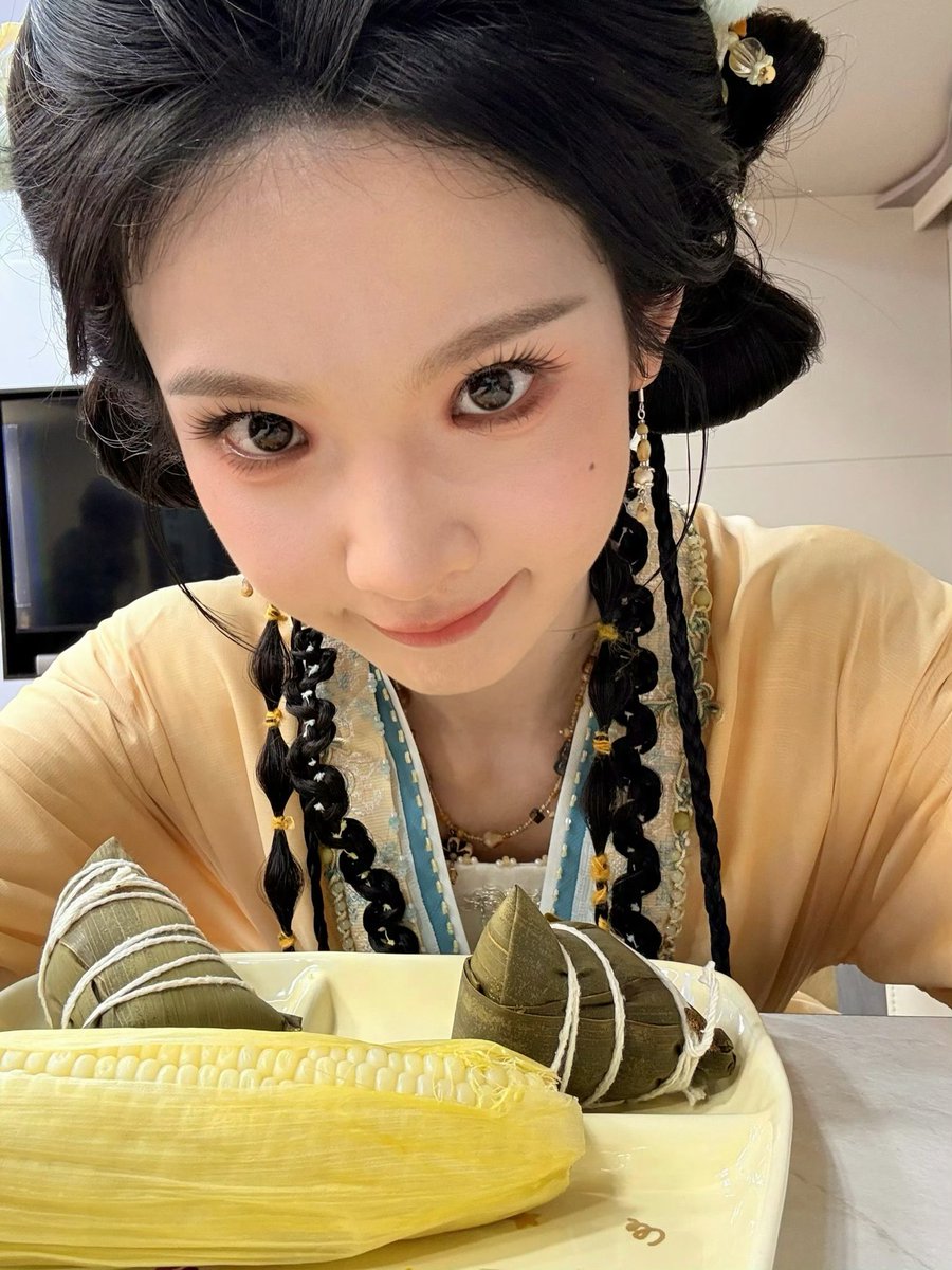 에나!! tweet media