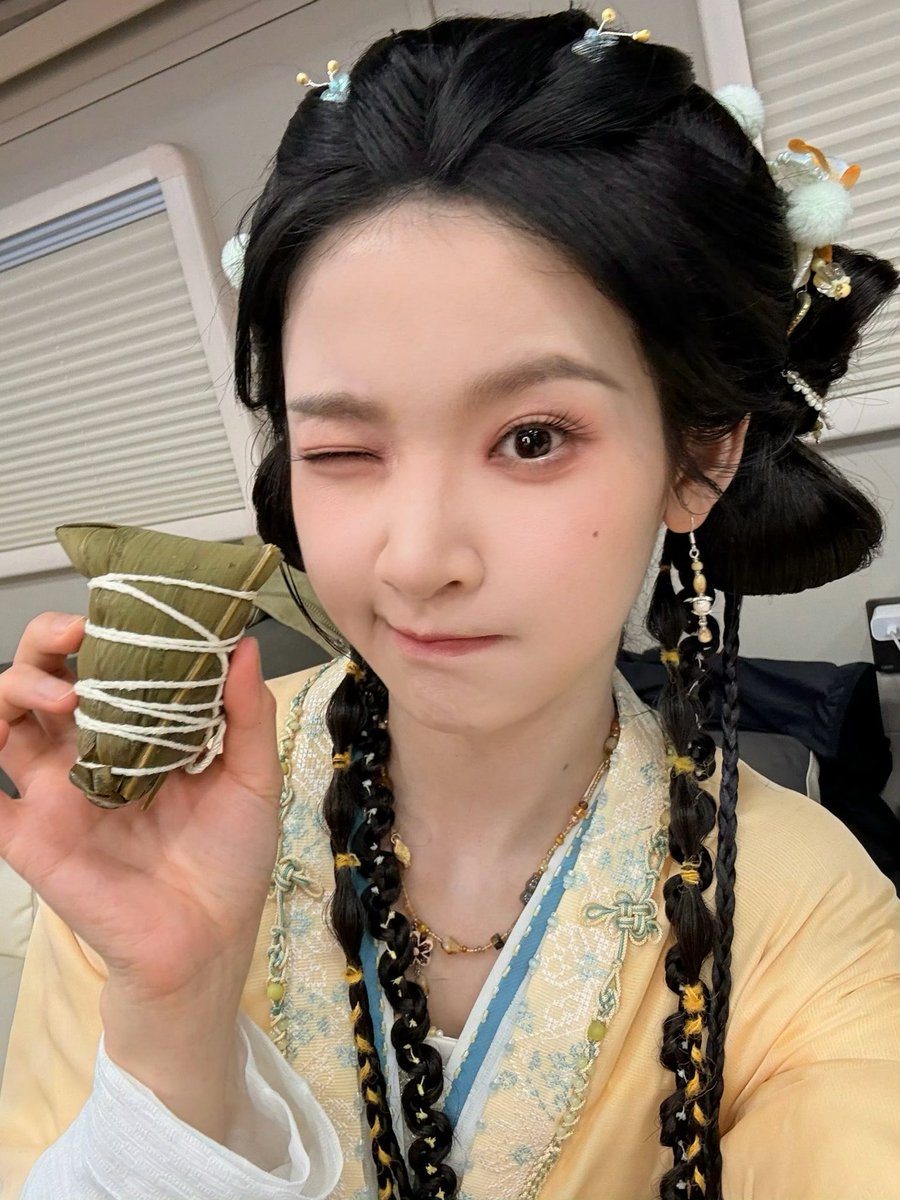 에나!! tweet media