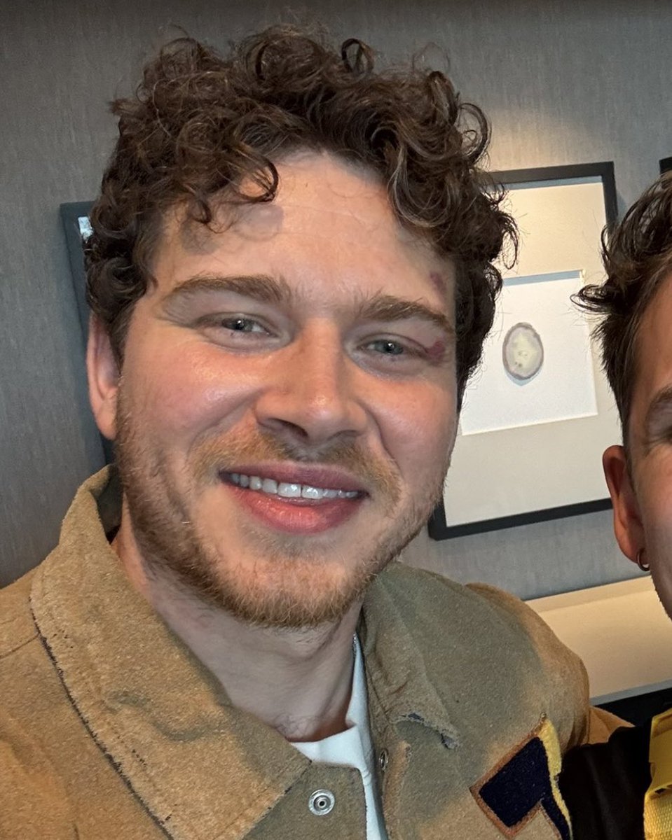 ravibuckleydiaz's tweet photo. THE CURLS HAVE BEEN CUT 😭😭😭😭😭 https://t.co/Sl1HTVs8Bq