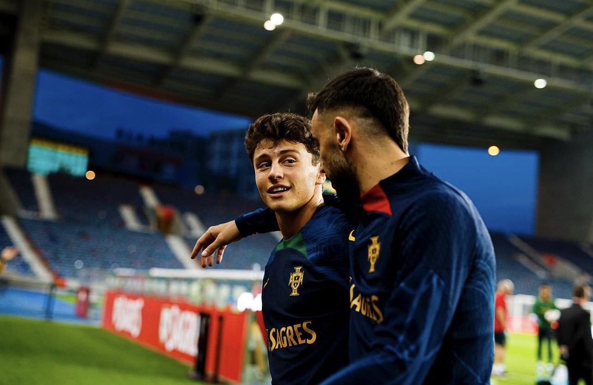 KDCGlobal_'s tweet photo. NO TRUE RONALDO FAN will wish d#ath on a teammate, also the Bruno and Joao Neves hate is unnecessary, and it only serves Eibarman fanbase, not ours! 

Let's be guided, the only way we can win is together, EVERYTHING ELSE IS JUST AGENDA!

Eitherways, win or lose, it changes nothing, RONALDO REMAINS THE GOAT, and mission 1000 goals is still active 👍
