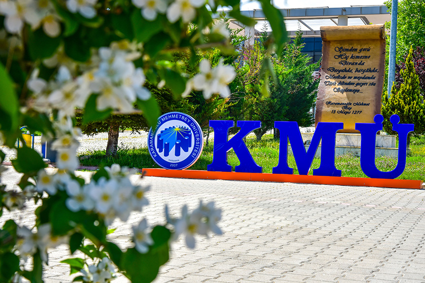 UniversiteKmu's tweet photo. Üniversitemiz Sürekli Eğitim Uygulama ve Araştırma Merkezi (SEM) tarafından düzenlenecek Aile Danışmanlığı Eğitimi için ön kayıt süreci başladı. Detaylı bilgi ve kayıt için aşağıdaki linki tıklayabilirsiniz. 👇

https://t.co/Ngr7If8DS8 https://t.co/AweGBGuLS1