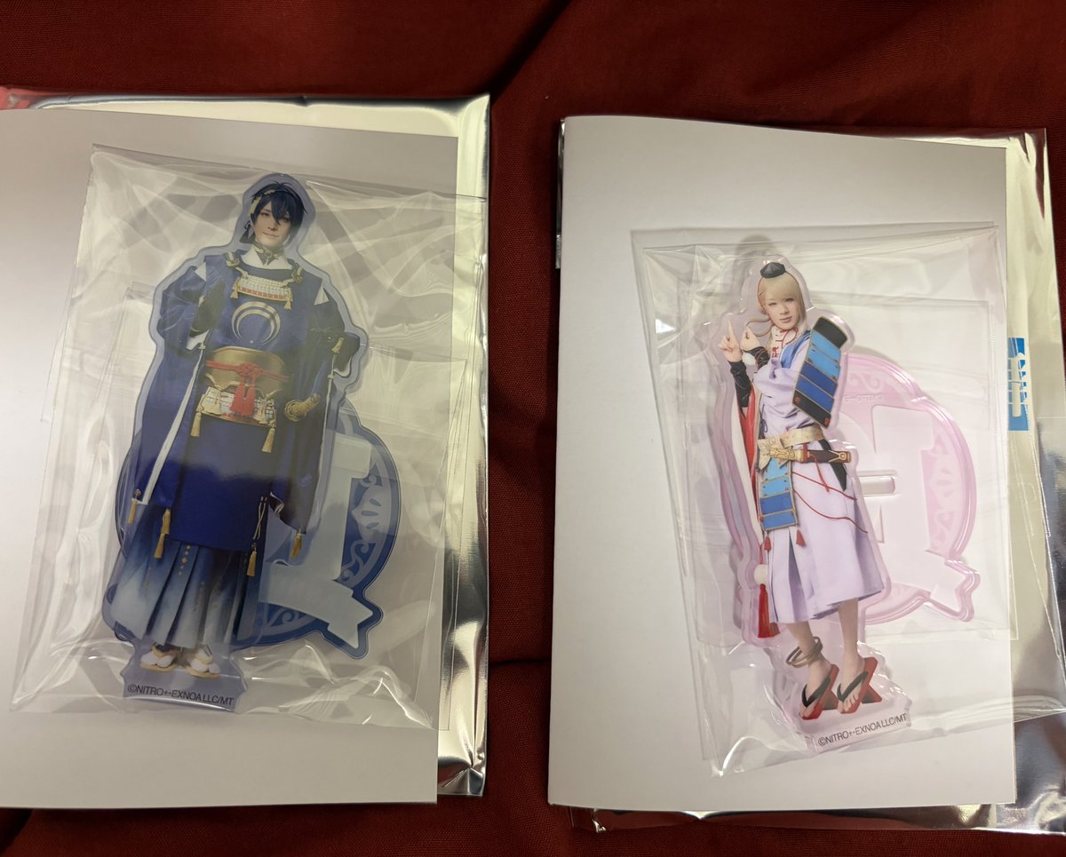 Allen_0407's tweet photo. 10周年のやつ届いてて、今日開封したのはいいが……
え、まさか推しが当たることあります？？あの数ある中で？？
クリアカードに関しては🌙がいなかったのは悲しいけどʚïɞさんおるのでおけ。
クリアカードはとんぼさん以外だったらお譲りor交換してくれる方いたらしたい。。。 https://t.co/AVqwJtH1m4