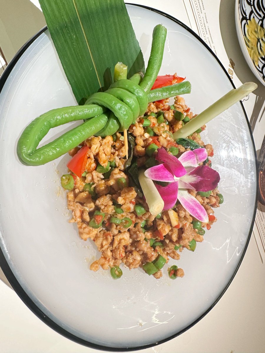 discomf0rt1's tweet photo. Craving vibrant Thai street food Our new spicy green curry with jasmine rice u0026 fresh basil is a flavor explosion for your taste buds! https://t.co/NAYcCtG5pr