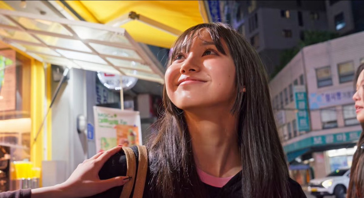 3Ka1u's tweet photo. ヒメナ、ぬいぐるみを肌身離さず持つような女の子なのに、厳しい場面で1人だけ笑顔なの😭
その姿でILLITになれなかった日からどれだけ頑張ってきたかわかるよ😭

#MYERA https://t.co/Zrijf1rp6N