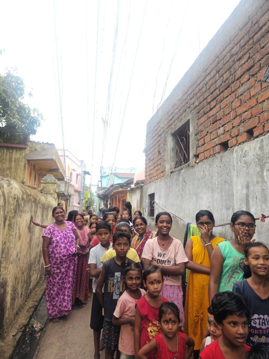 subharautwb's tweet photo. Today, the birthday of People's Leader Shri Rahul Gandhi was celebrated by NSUI Purulia (West Bengal). On this occasion, study materials were distributed among children, and sweets were shared with them to mark the celebration.
Courtesy: NSUI Purulia (WB) https://t.co/3TZwhxvDSP