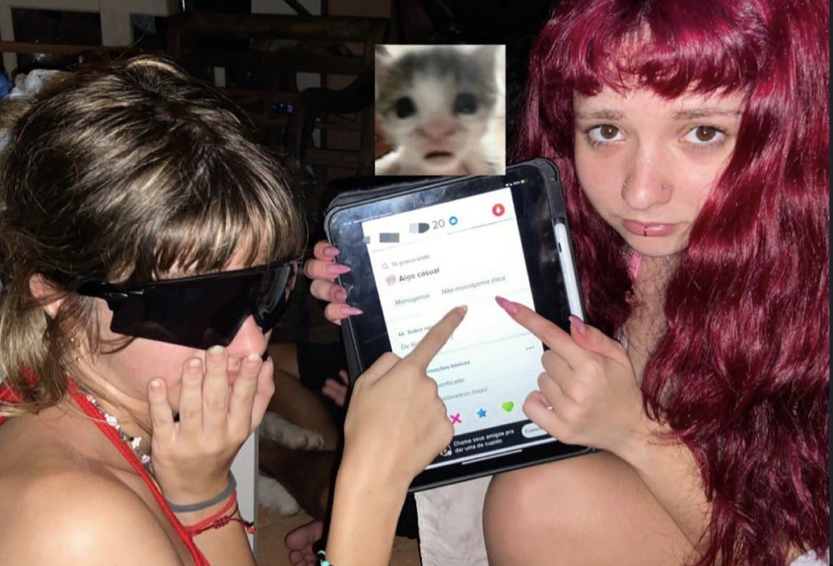 ana tweet media