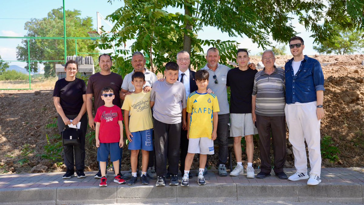 alpersenbiga's tweet photo. 📌 Ortur’da takımlar hazır, halı saha ve spor alanları için gün sayıyoruz.☺️⚽️

#ÇalışkanBiga https://t.co/dsbeR70Utr