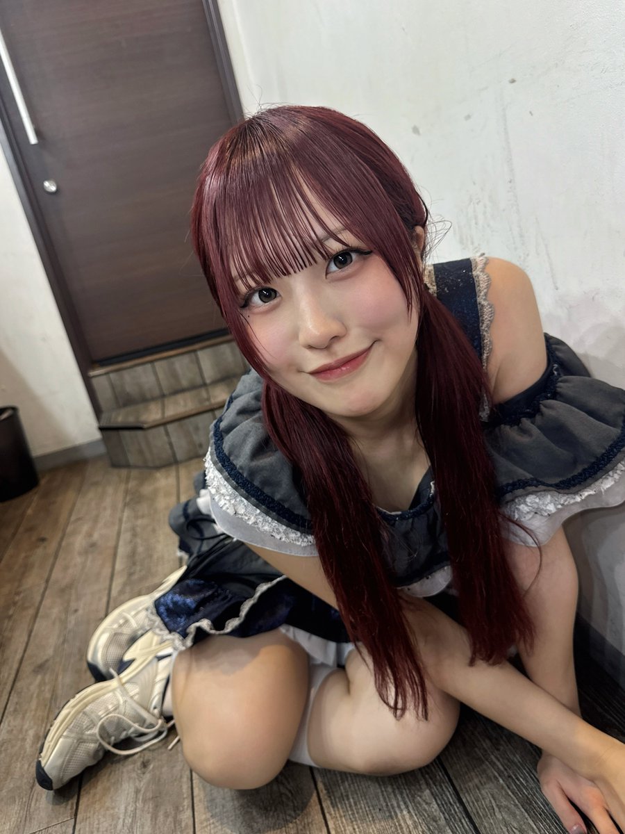 mif_uta's tweet photo. 汗だくライブ後すぐのへとへと写真おとどけ https://t.co/BZnr3BhL9L