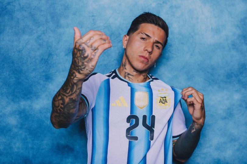 FootActu_2's tweet photo. 🚨🚨 CHELSEA VEUT 138 M€ POUR ENZO FERNANDEZ 🇦🇷 !!! 🤑💙

Le Real Madrid est sur le coup. 🤍

(@MarioCortegana) https://t.co/C54ypY1yFu