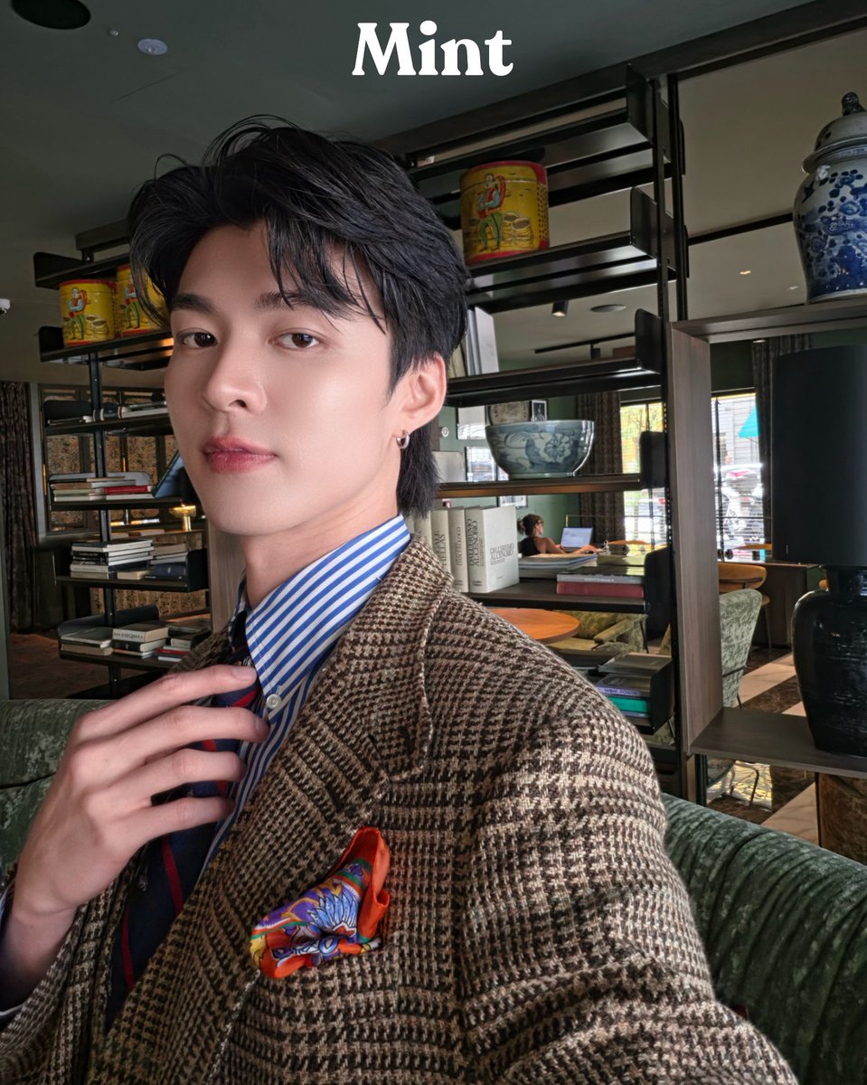 mintmag_th's tweet photo. ออร่าเจิดจ้า! #MintReports ส่งภาพ ‘มีน นิชคุณ’ ในลุคปังก่อนร่วมชมโชว์ Ralph Lauren Purple Label & Polo Ralph Lauren Spring 2027 Collections ณ Palazzo Ralph Lauren ที่มิลาน ประเทศอิตาลี กับลุคหรูทางการตามสไตล์แบบ Ralph Lauren💚

#RalphLaurenxMEEN
#Meennicha8 
#RalphLaurenSpring27
#PoloRalphLauren
#RLPurpleLabel
#RalphLauren
#MintMagTH