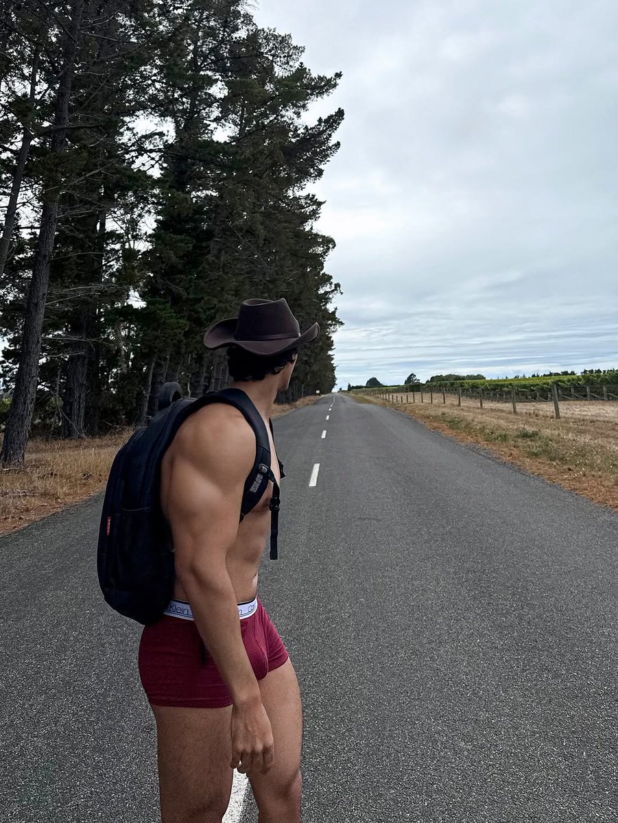 louraint00's tweet photo. Road trip down to south https://t.co/14kp4qVs6L