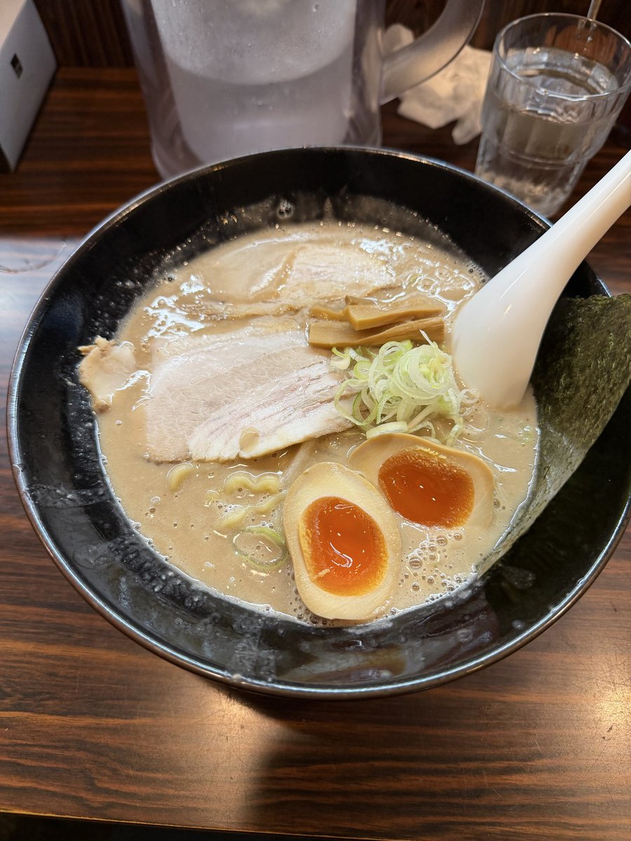 masha123da's tweet photo. ラーメン長山
らーめんながやま
•
•
•
•
•
90.031

味玉味噌ラーメン　1100円 https://t.co/YFgEraIUI6