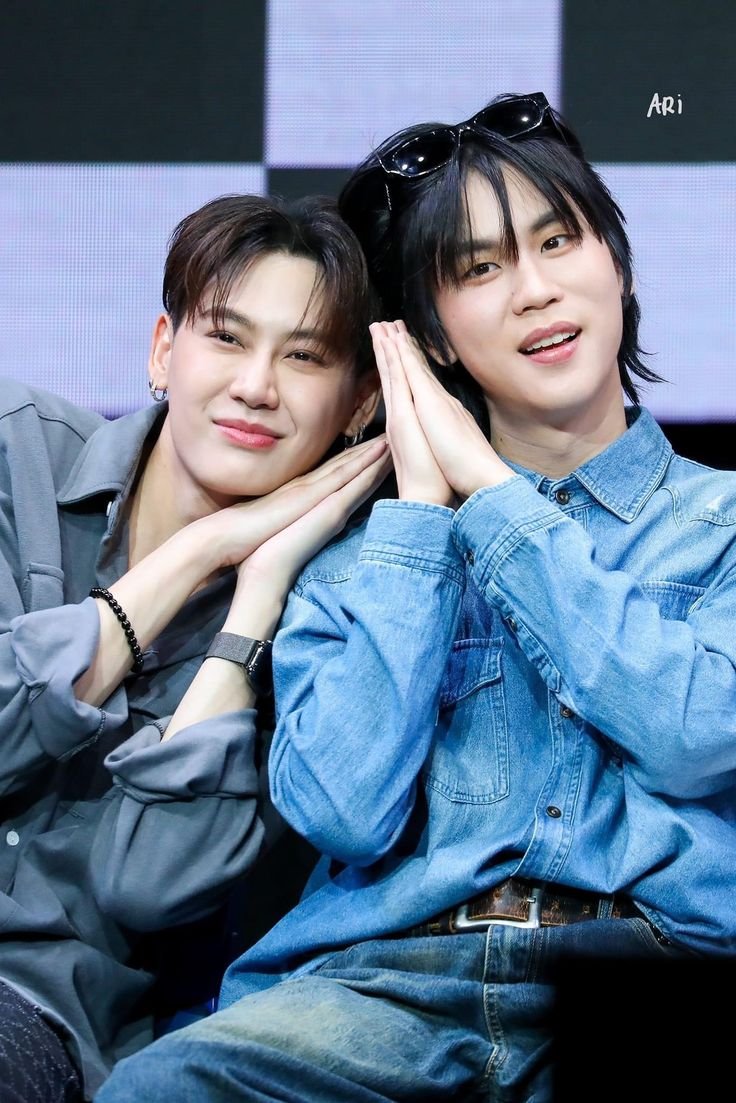 Pairwa_BP's tweet photo. Good morning ☀️🌻
Have a nice day naka ❤️🩵✨ 

#bb0un | #prem_space 
#BounPrem https://t.co/J9J6obmBRE