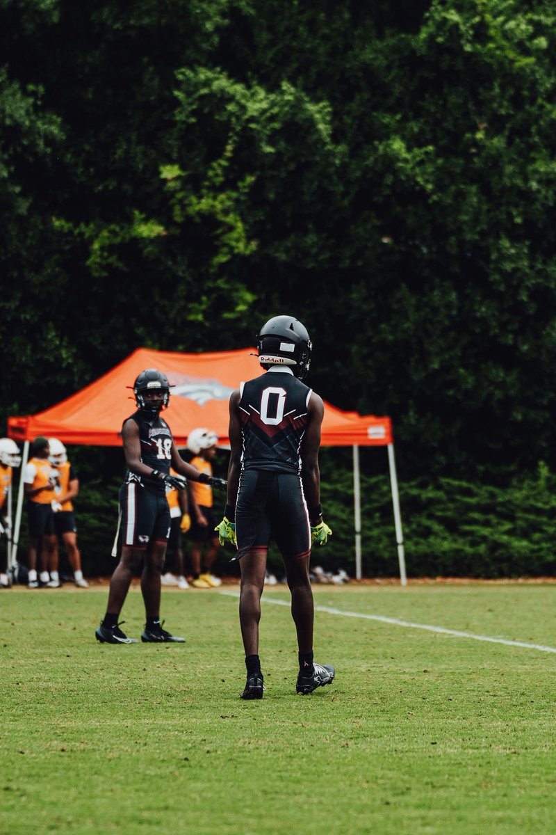 efeoghenekaro3's tweet photo. Efe Oghenekaro
Class of 2029 | ATH
Union Grove High School (GA)
📚 Weighted GPA: 4.0
📚 Unweighted GPA: 3.75
⚡ 40: 4.59

🎥 Hudl: https://t.co/ZPJbWQX2yZ

Head Coach: @CoachDeMeio1

Excited for the upcoming season

@RecruitGeorgia @247recruiting @SoutheastElite_ https://t.co/Ty9WQ4kOeq