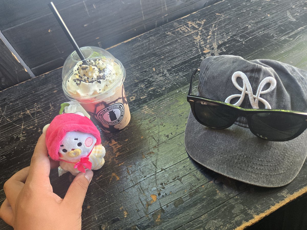 so11256406's tweet photo. こんばんは！
昨日から福井旅行に来ています👍

福井に来るのはAWAKE以来、約1年半ぶりの福井でしたが、本当に心が優しい人と自然豊かな県で素敵ですね🤭
そして、今回初めてレインボーラインに来たときに素敵なローズが咲いていたのでもし来る機会があれば今が見頃なのでぜひ行ってみてください🌹 https://t.co/vlWy5SZ0HI