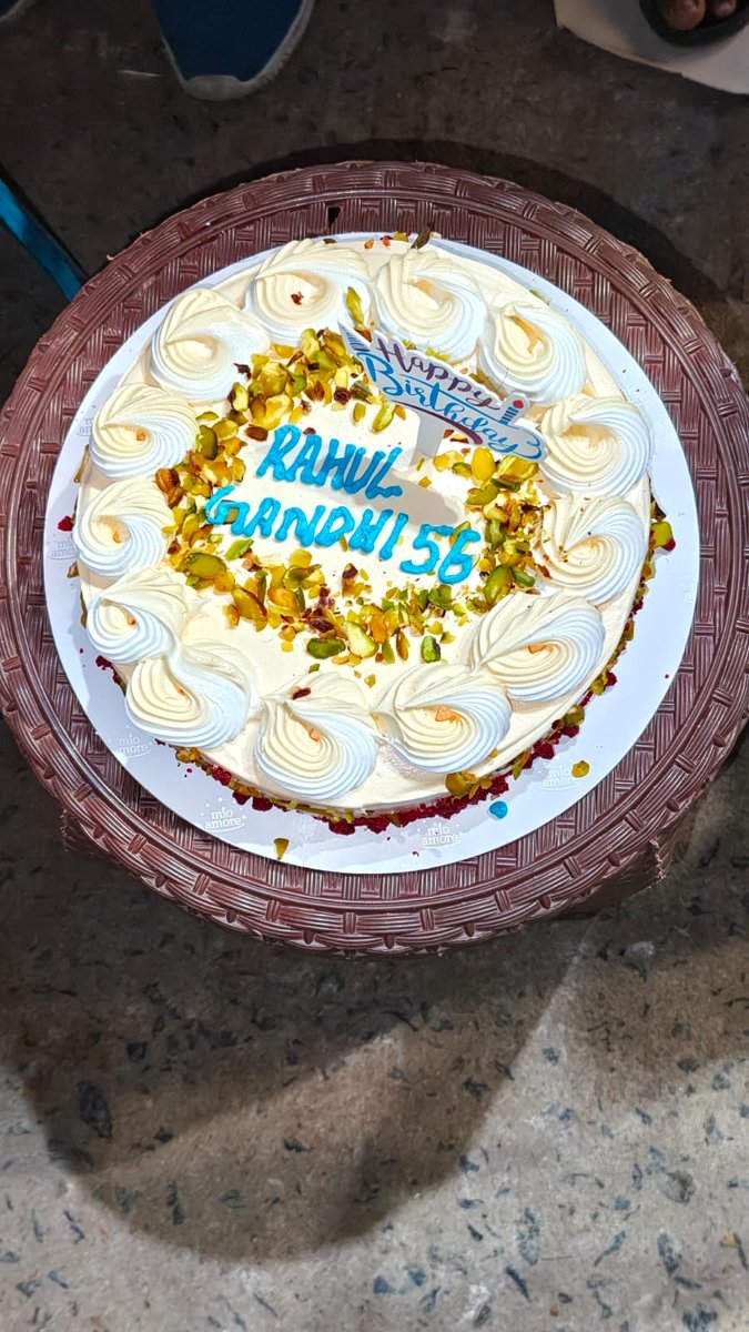 sanjivgiri_inc's tweet photo. 📍Celebrating Birthday Of Jana Nayak @RahulGandhi Ji With “Aam Janata ” https://t.co/2dhm9tUsNW