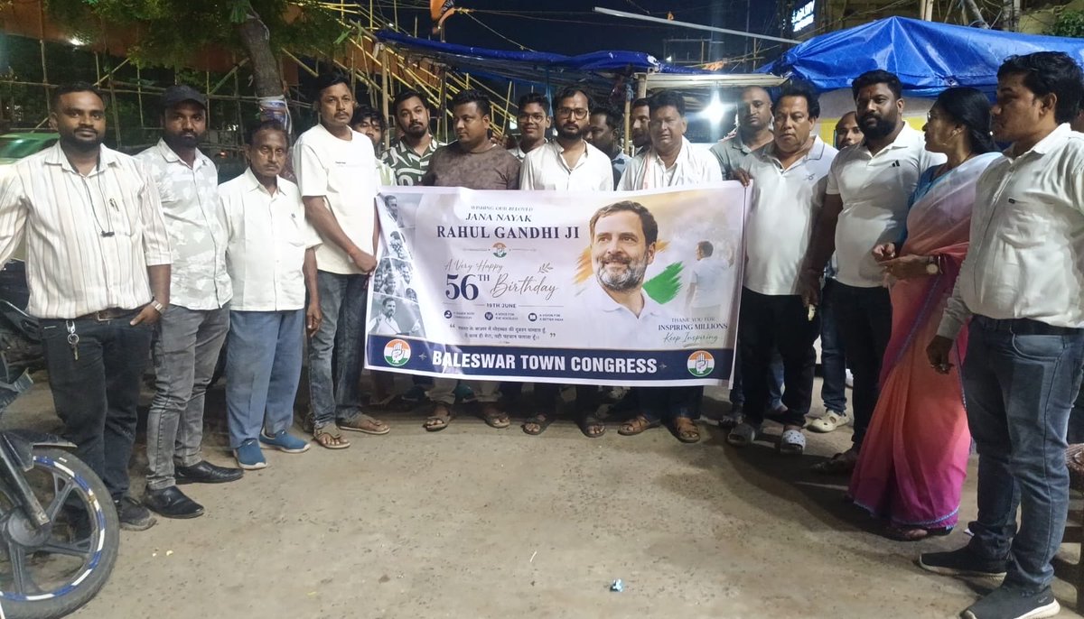 sanjivgiri_inc's tweet photo. 📍Celebrating Birthday Of Jana Nayak @RahulGandhi Ji With “Aam Janata ” https://t.co/2dhm9tUsNW