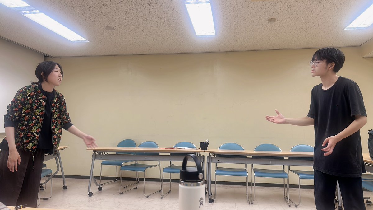 hayasemika's tweet photo. ルポザ稽古。過不足ないことのむずかしさ！こんな顔にもなる。稽古前に、人生初アサイーボウルにつれてってもらった。 https://t.co/gSf7InX2ak