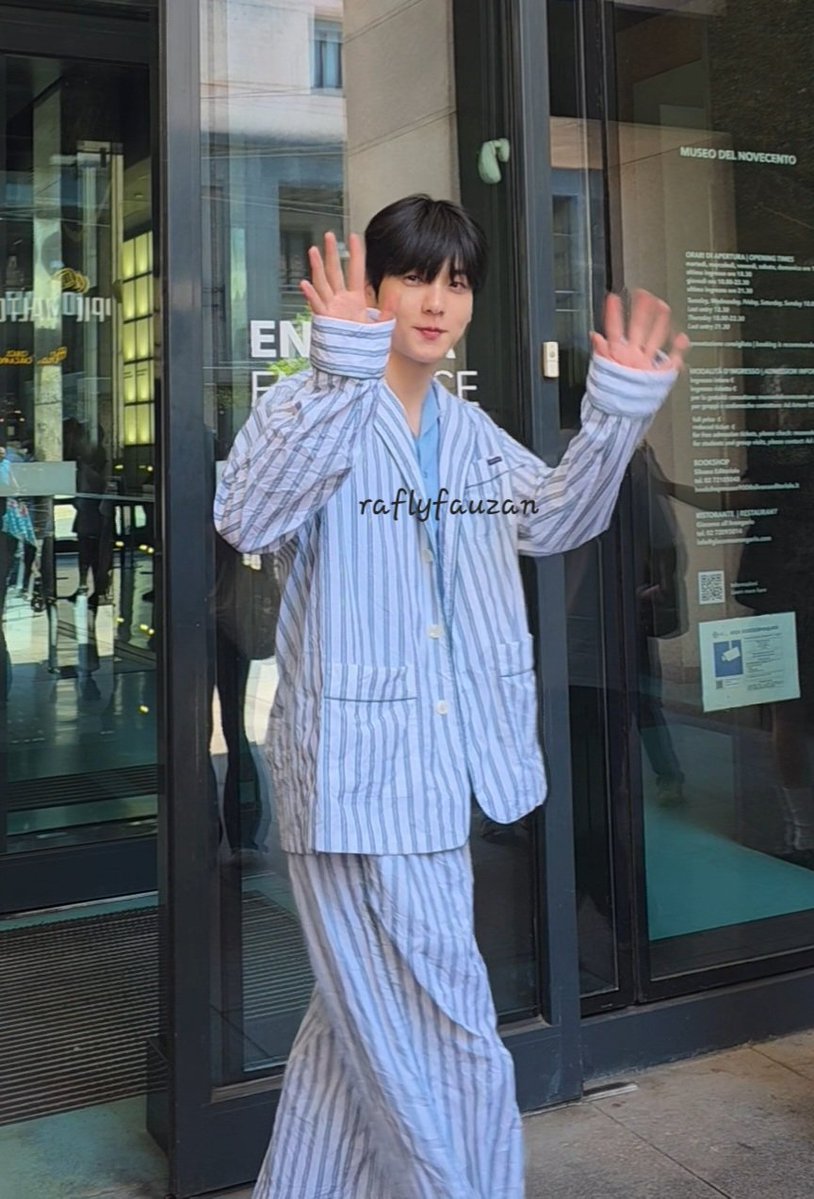 page_rafly's tweet photo. Hi 🐰🐰 #Soobin #SOOBINxDOLCEGABBANA
#Milan https://t.co/5IetEHvInL