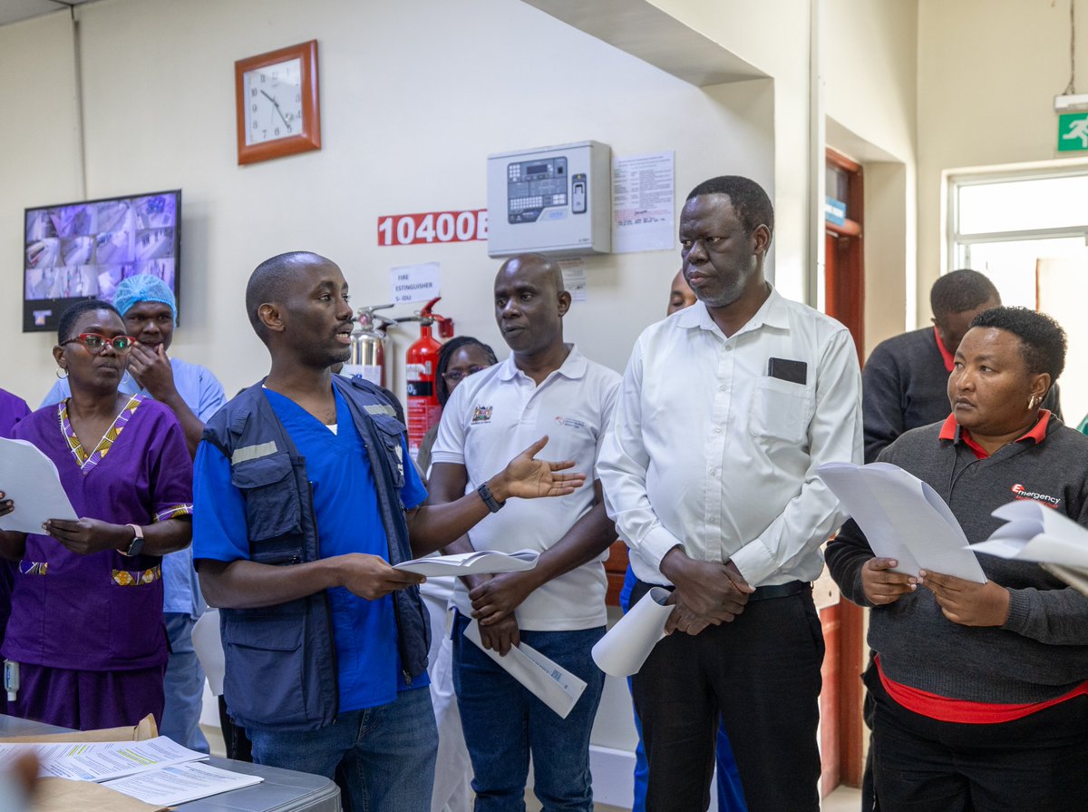 WHOKenya's tweet photo. At the Infectious Diseases Unit, at @KNH_hospital, emergency medical teams ran a full #Ebola simulation in a real isolation setting, practising how to screen and detect suspected cases, isolate safely, and deliver quality care. https://t.co/nSBO5fsbUi
