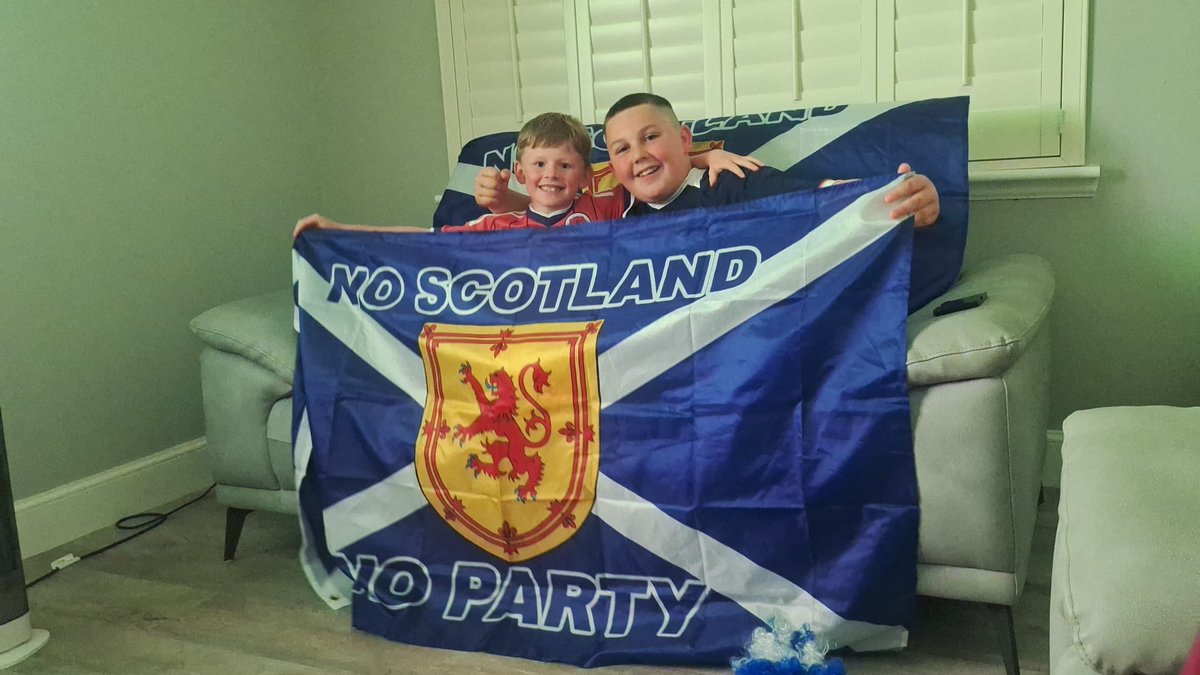 RossWat07's tweet photo. #ssntartanarmy 

@SkySportsNews https://t.co/GKZ49I7HwE