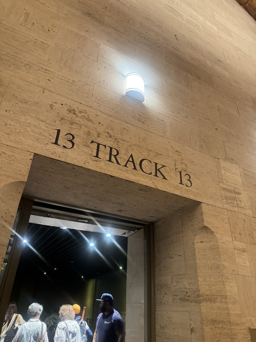 sabbithmoss's tweet photo. 20 years of Taylor and of course this is the track my train is on today 💚 https://t.co/NTc67Yu9lv