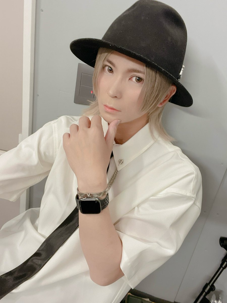 acme_rikito's tweet photo. 今日はAlpha999のサポートでベース弾いてましたー♪
今日も気持ち良く演奏させてもらいました😊
同じくサポートのAnyさんと📸
そして今日から導入したSONIFIXのオーバードライブも最高に良い音してました✌️ https://t.co/VEk78Q4JBu