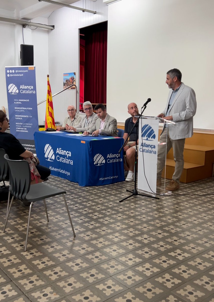 MaresmeAC's tweet photo. Ahir @maresmeAC va celebrar el seu primer Congrés Local. Constituïm l'equip municipal de Premià de Mar i, de les intervencions dels seus membres i del suport de l'afiliació, es pot deduir que es presenta una gran batalla política.

Felicitats a tots!!

#SalvemCatalunya https://t.co/Zdg98HQSyU