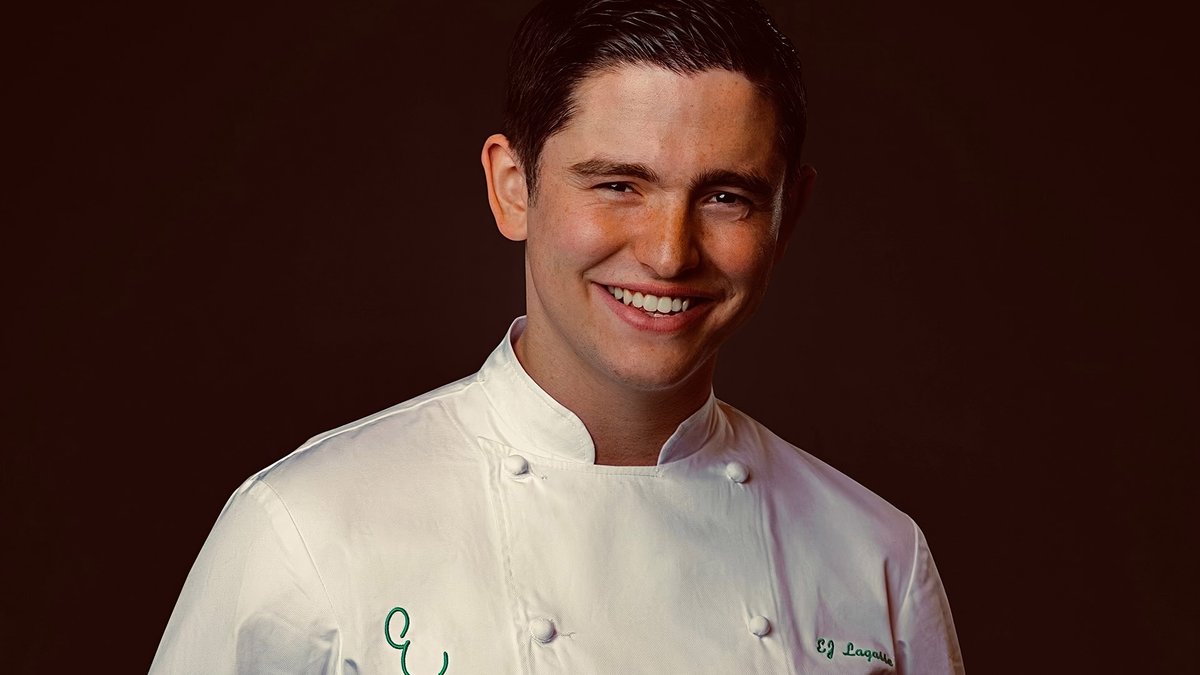 Forbes's tweet photo. The Youngest Chef To Helm A Two-Michelin Star Restaurant May Have A Familiar Name—But He’s Making One For Himself https://t.co/zccmgQvNuv (📸: Zack Smith Photography) https://t.co/GP1exyEbBO