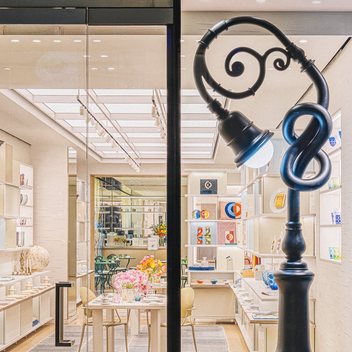 Dior's tweet photo. Artist Alex Chinneck reimagines urban icons from New York and Los Angeles as surrealist sculptures at their respective House of Dior locations. Come visit us to discover the nine works animating the windows on 57th Street, while five more continue the showcase in Beverly Hills.