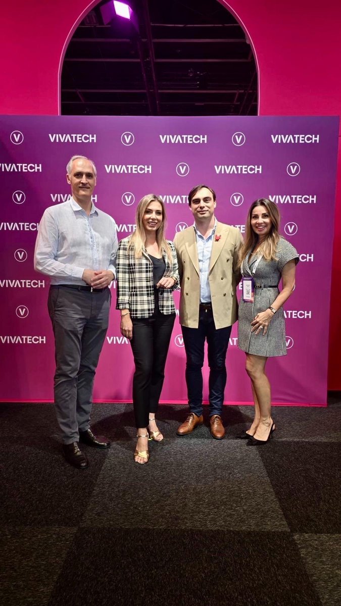 SRBinFrance's tweet photo. Un grand honneur et un réel plaisir de visiter le tout premier Pavillon national de la Serbie au salon #VivaTech à Paris ! 🇷🇸

Félicitations à la French Tech Belgrade, à la PKS (Chambre de Commerce de Serbie) et à l'Initiative Digital Serbia pour cette formidable mise en valeur de notre écosystème technologique et de nos startups sur la scène internationale. 

Félicitations à nos start-ups & entreprises qui brillent à Paris :

Diratech, HUB201, Pixels2Pixels Studio, Knjigapriča, ICEF, Matis, Grape, 3D HealTech, AndryLynx et DEX.

Bravo et bonne chance à tous ! 🚀🇷🇸

#VivaTech #SerbieEnFrance #Innovation #Startups #TechSerbia #DigitalSerbia #FranceSerbie