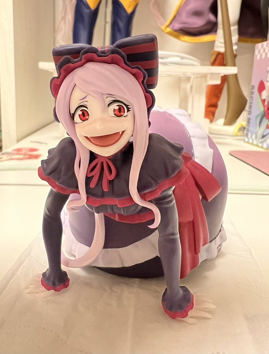 udspj's tweet photo. 这个シャルティア手办太魔性了！
尤其初音那个坐得挺完美🤣 
手办占地方又难出，我很久没怎么买手办了，但是这只看到时就很想要因为表情很魔性 https://t.co/wX8BkI4eIh