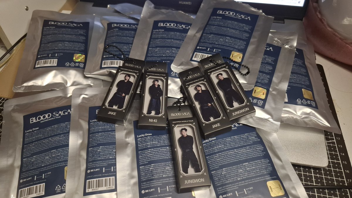 ddeunosunshines's tweet photo. #seilyn_update #seilyn_budol 

wts lfb enhypen blood saga luckydraw sealed and unsealed

P450.00 
13 pcs available 
unsealed( jake,jungwon,ni-ki)
the rest sealed 

~dop/payo
~onhand ready to ship
~free pf 

🔖sunoo sunghoon ni-ki jake jay jungwon blood saga merch concert https://t.co/XpFzRk15Zg