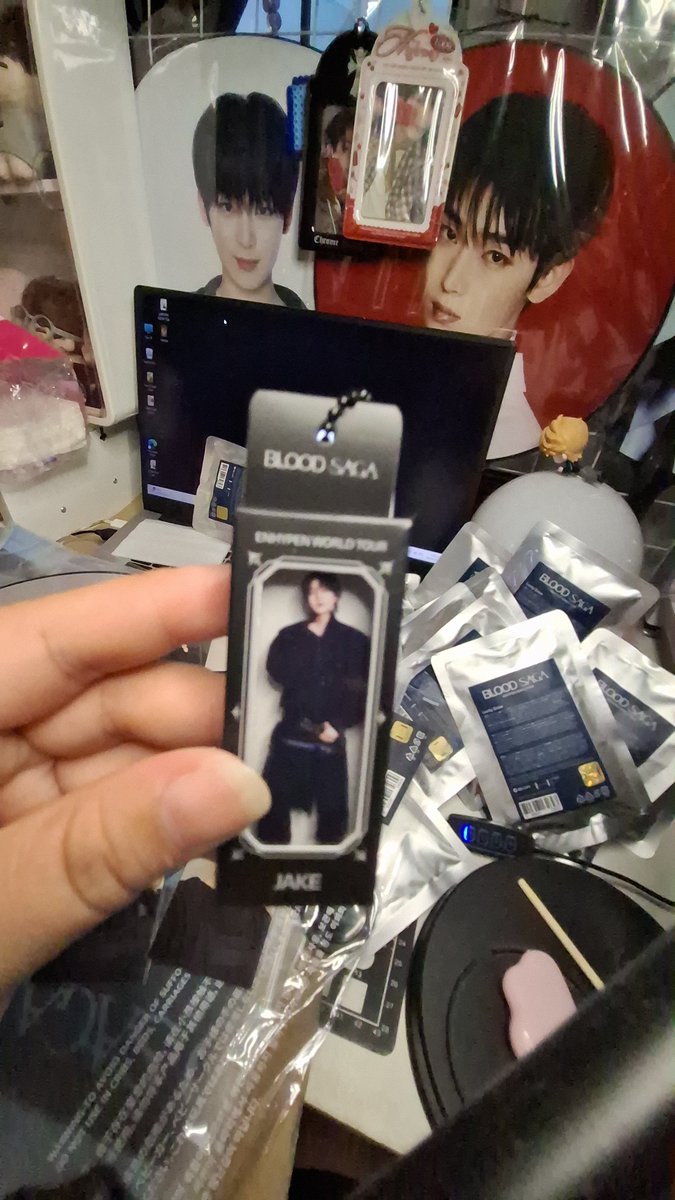 ddeunosunshines's tweet photo. #seilyn_update #seilyn_budol 

wts lfb enhypen blood saga luckydraw sealed and unsealed

P450.00 
13 pcs available 
unsealed( jake,jungwon,ni-ki)
the rest sealed 

~dop/payo
~onhand ready to ship
~free pf 

🔖sunoo sunghoon ni-ki jake jay jungwon blood saga merch concert https://t.co/XpFzRk15Zg