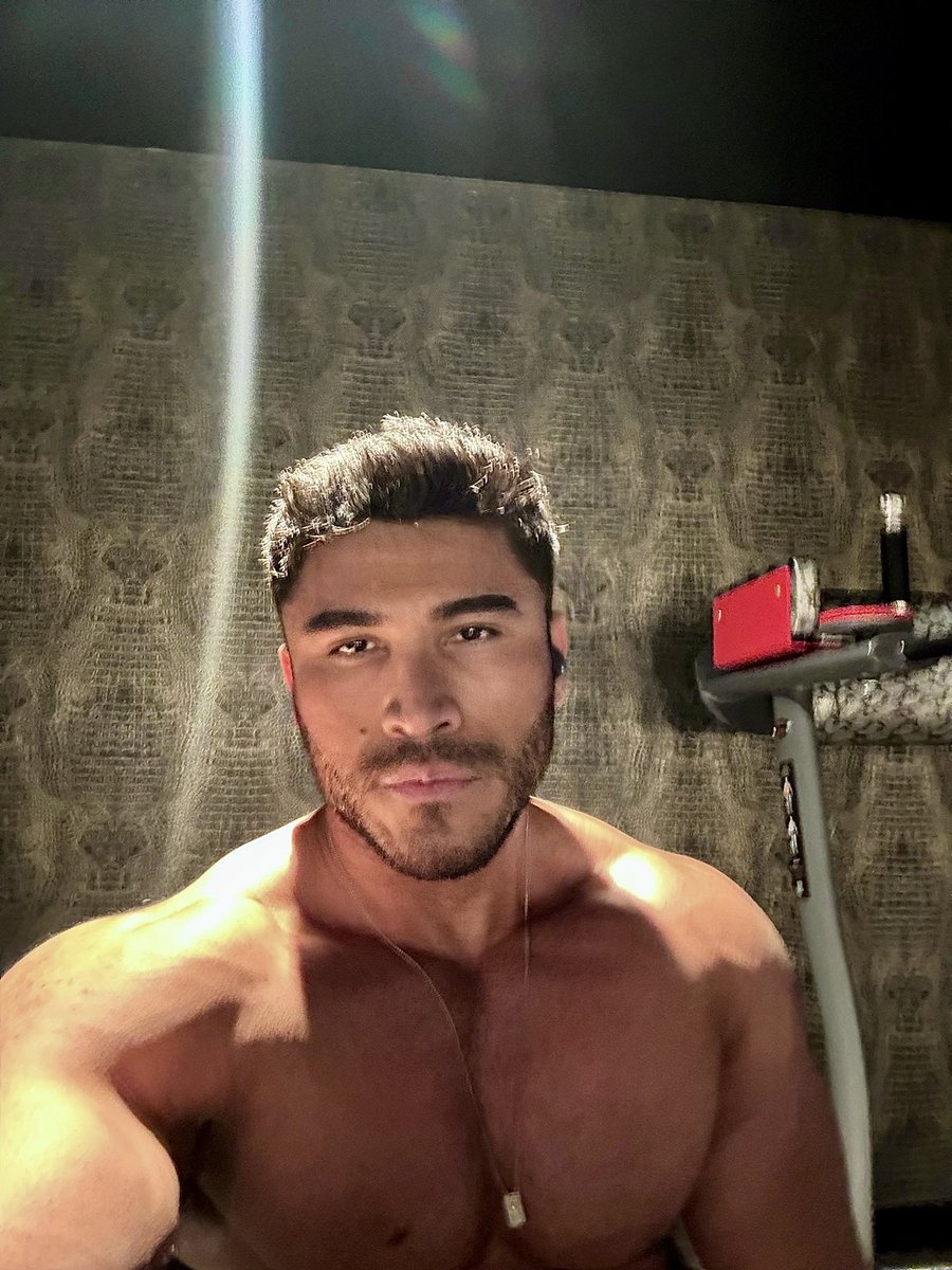 DuddeSoldier's tweet photo. Shower time https://t.co/IXJqIAxyk8